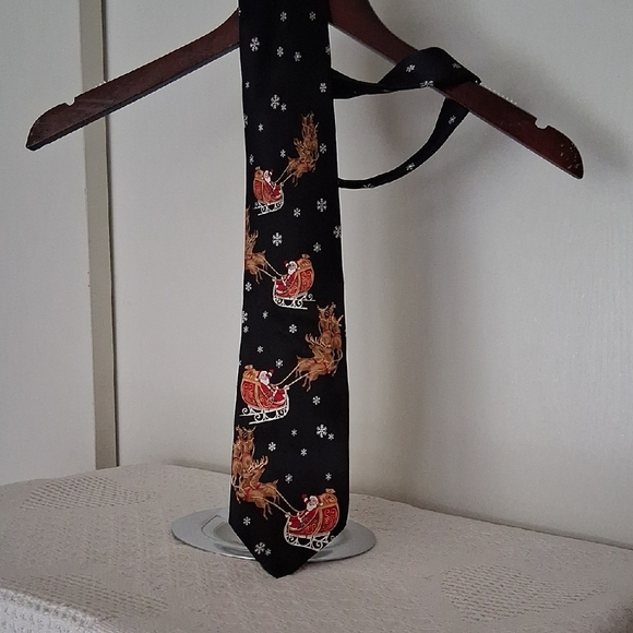 Holiday Traditions Hallmark Festive Black Silk Tie with Santa and Reindeer - Picture 2 of 7